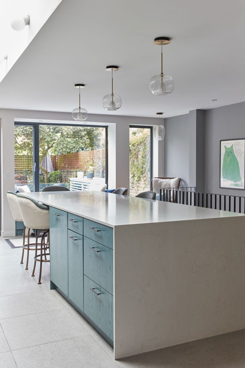 Kitchen Island with stools, 3 light fittings with view into garden 